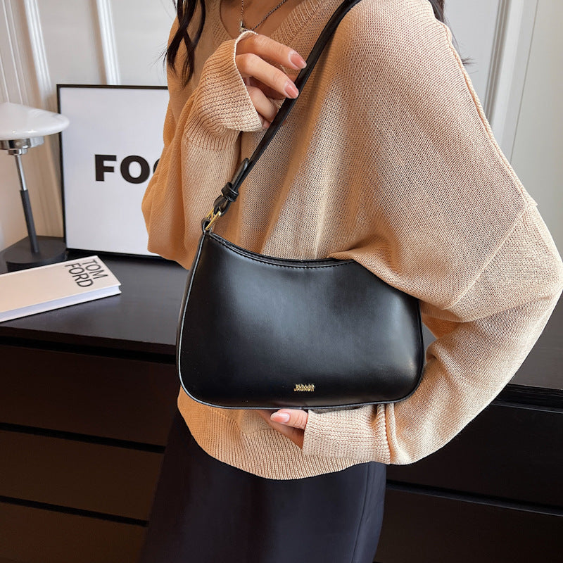 Minimalist Leather Shoulder Bag with Adjustable Strap