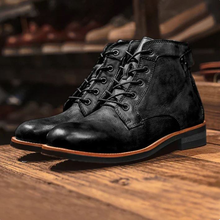 Hunter™ Mens Leather Boots