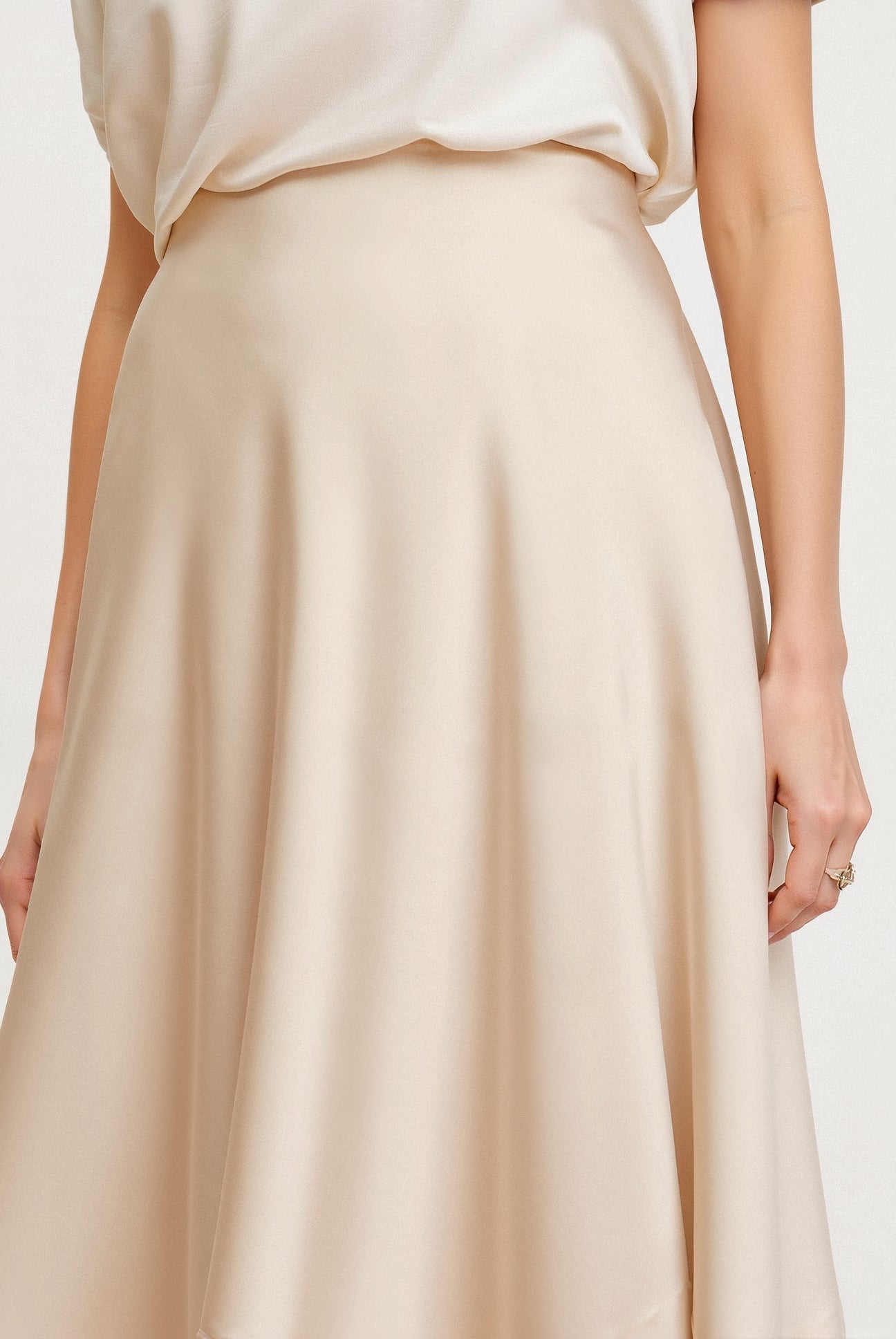 Mia | Women’s High Waist Maxi Skirt Silhouette