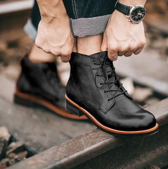Hunter™ Mens Leather Boots