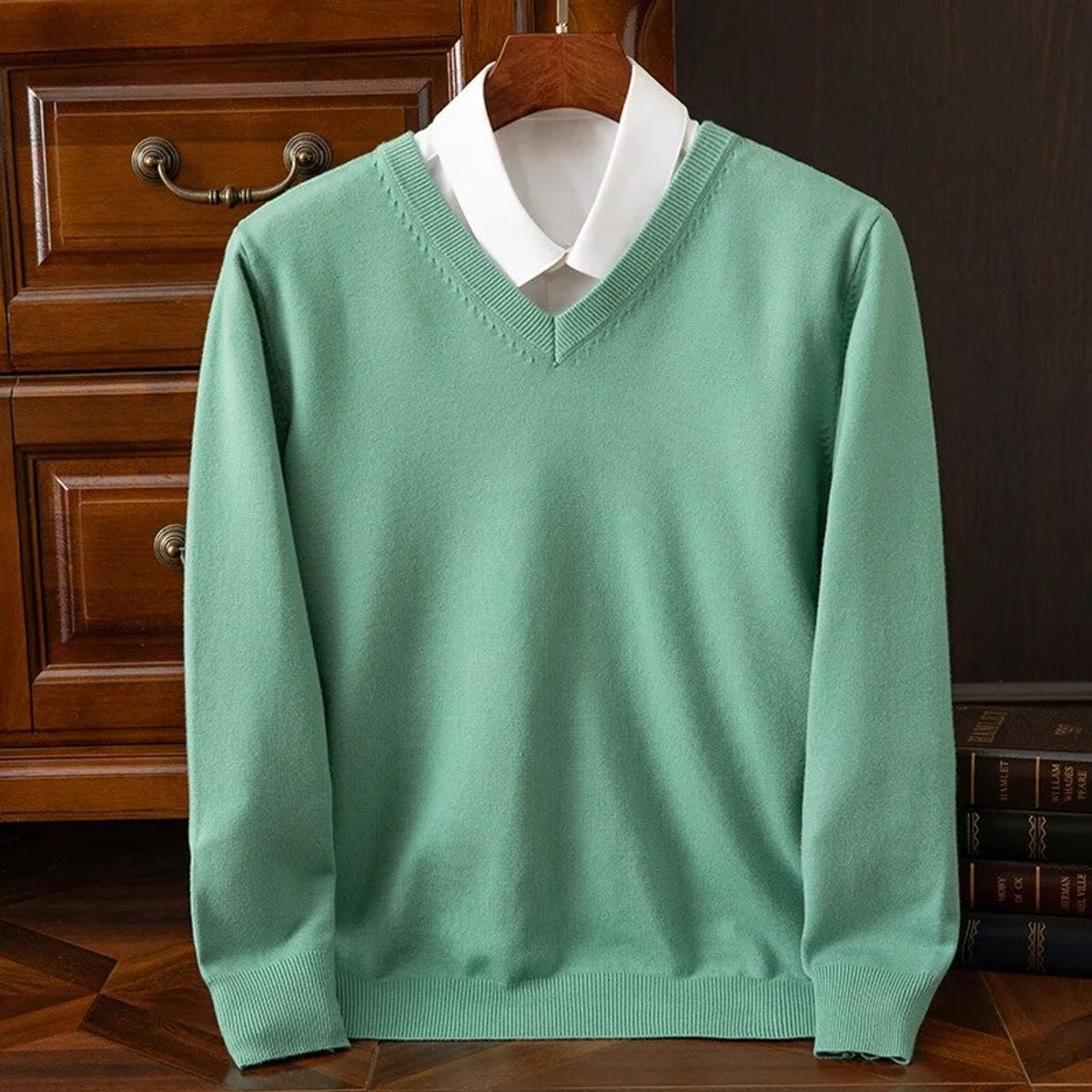 William | Mens V-Neck Cashmere Blend Knit Jumper