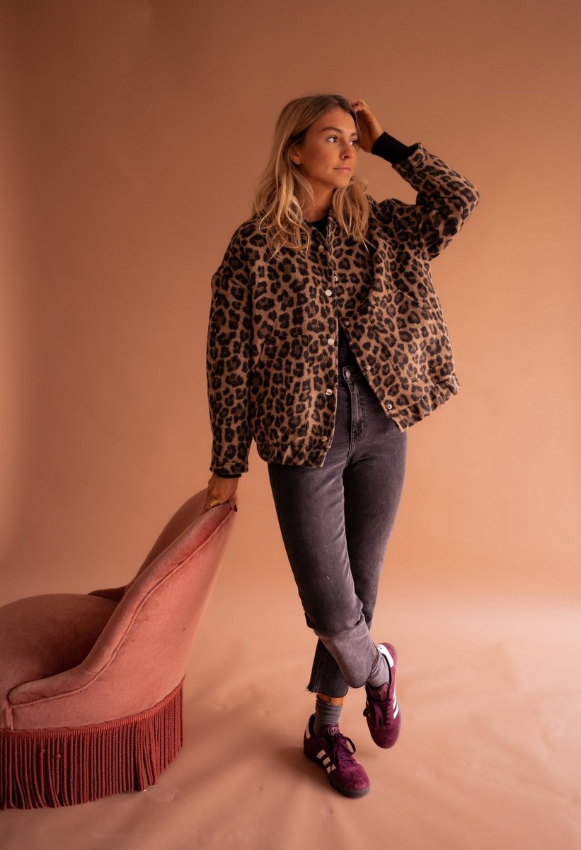 Lily | Women's Oversized Leopard Print Snap-Button Quilted Jacket